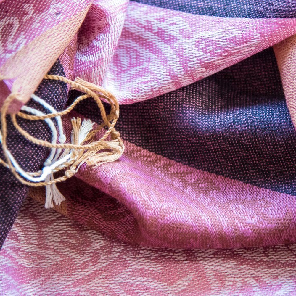 Super-soft shawl - brand new! NWOT - Picture 3 of 3